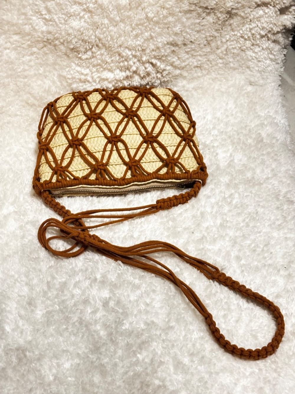 Universal Thread Women’s Boho Crossbody Bag Full Zip - Picture 2 of 11